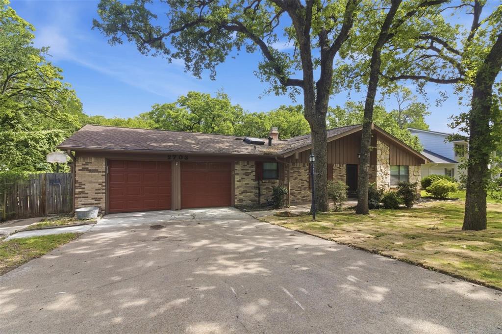 2703 Oak Cliff Lane