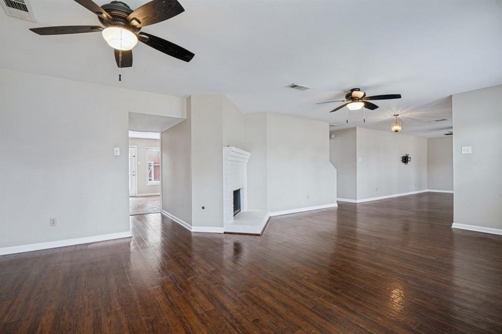 814 Foxwood Lane