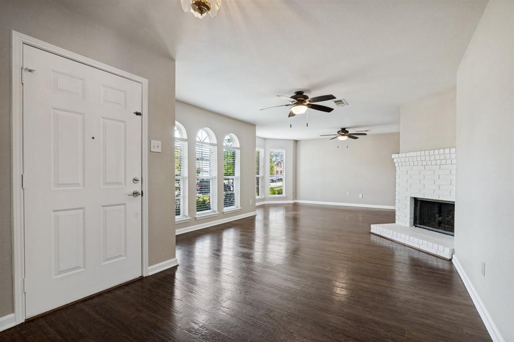 814 Foxwood Lane