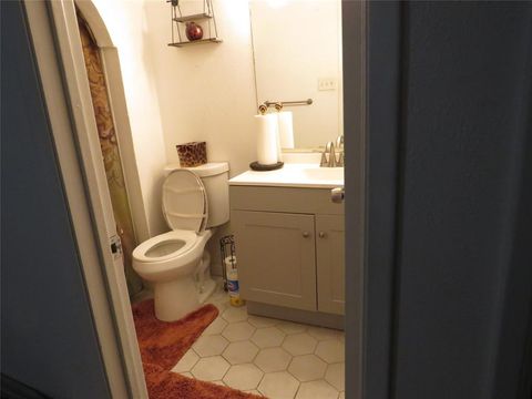 Tiny photo for 7218 Chinaberry Road, Dallas, TX 75249 (MLS # 21098674)