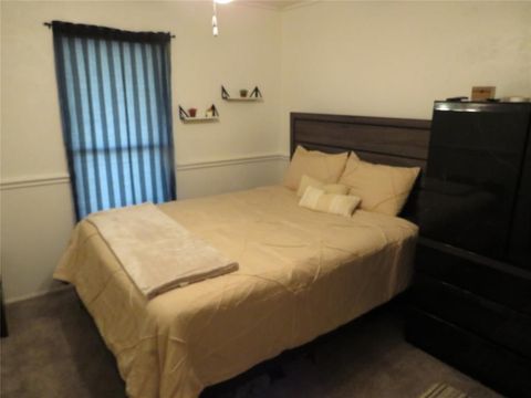 Tiny photo for 7218 Chinaberry Road, Dallas, TX 75249 (MLS # 21098674)