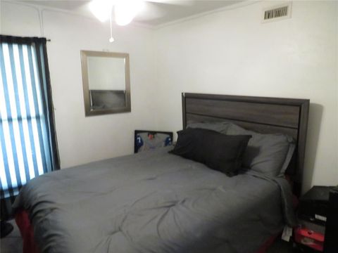 Tiny photo for 7218 Chinaberry Road, Dallas, TX 75249 (MLS # 21098674)