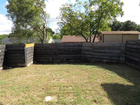 Tiny photo for 7218 Chinaberry Road, Dallas, TX 75249 (MLS # 21098674)