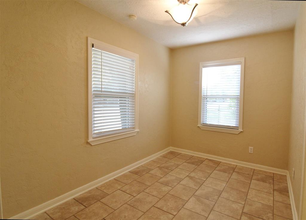 River Oaks Park Add - Residential Lease