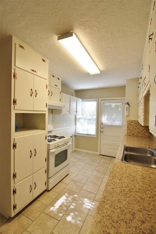 River Oaks Park Add - Residential Lease