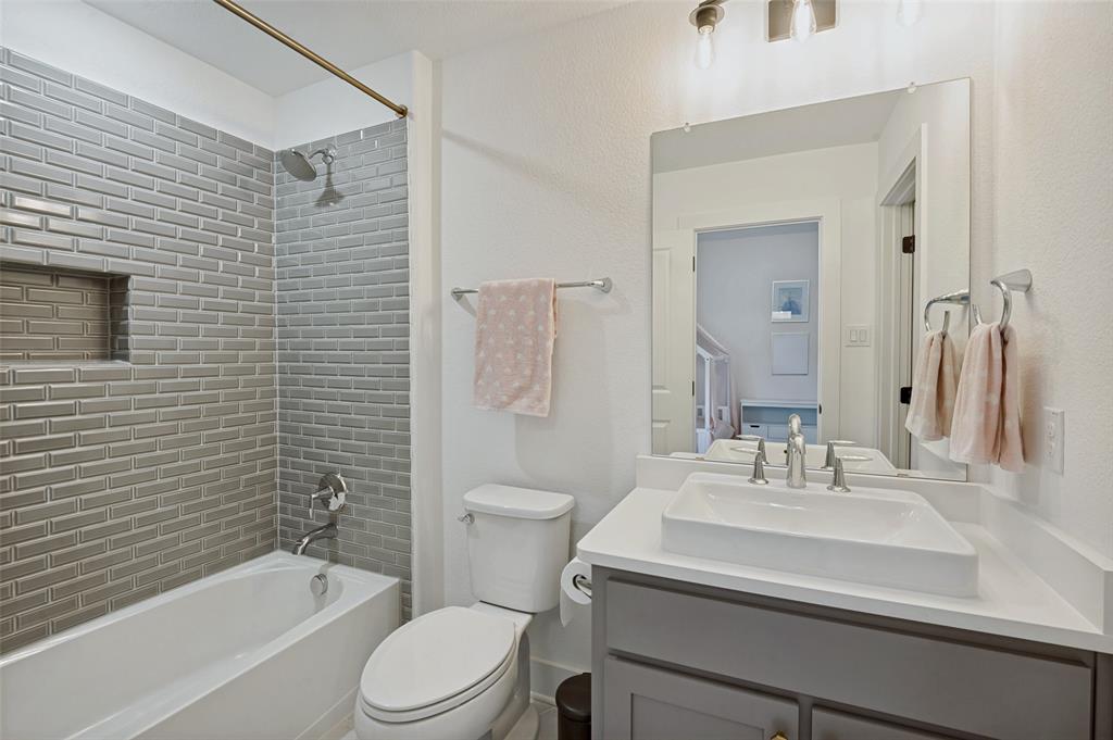 Castle Hills Ph 10c - Residential