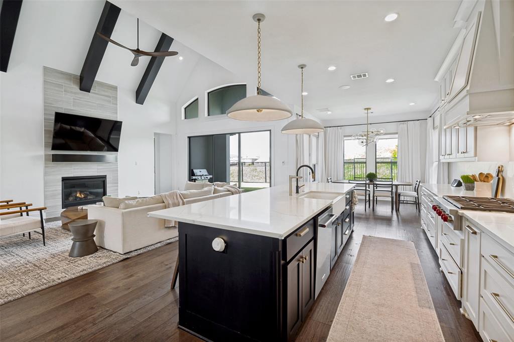 Castle Hills Ph 10c - Residential