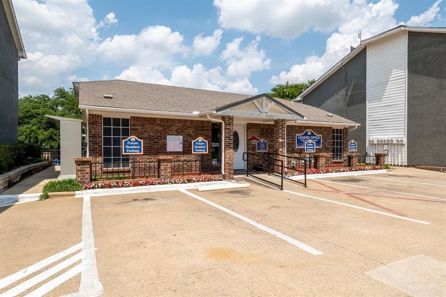 Fall Specials on One Bedroom!!! $999 for all types of One Bedroom, Limited time offer. Welcome to your ideal living space at Crossings at Irving Apartments! This beautifully designed apartment offers comfort and convenience in a vibrant, gated community. While described as a 1-bedroom, 1-bathroom unit, this apartment actually features 2 bedrooms as well.

Enjoy a resort-style lifestyle with a sparkling swimming pool and an outdoor kitchen featuring gas grills, perfect for social gatherings.

The apartment itself is designed for modern living, featuring wood vinyl floors, carpet, and upgraded lighting. For added convenience, this unit includes full-size washer and dryer connections, central heating and air, and ceiling fans.

Located just minutes from Irving mall, lots of food options, and major highways like 183 and 161, commuting is a breeze. The DART bus line is also nearby.

Additional amenities include reserved parking and carport spaces, 24-7 package lockers, and 24-hour emergency maintenance for peace of mind.

At Crossings at Irving apartment, experience elevated living with our Live Easy guarantees and enjoy the best in modern apartment living. Don’t miss out on this exceptional community. The onsite property manager can assist with showing the property.