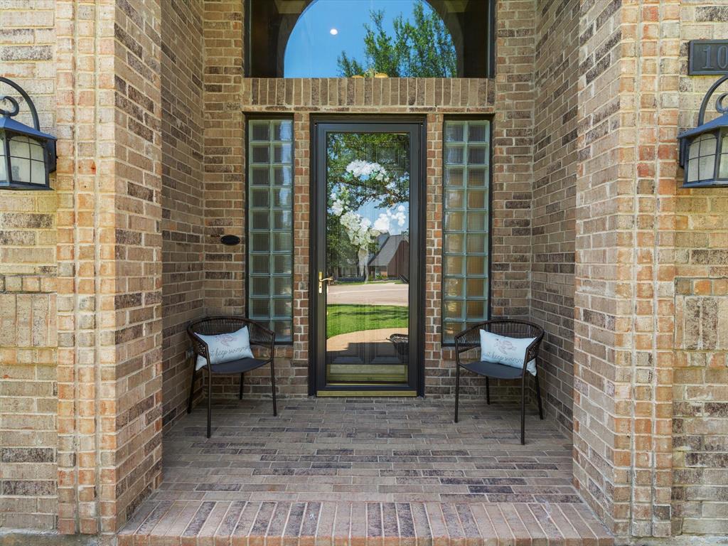 102 Springbrook Court