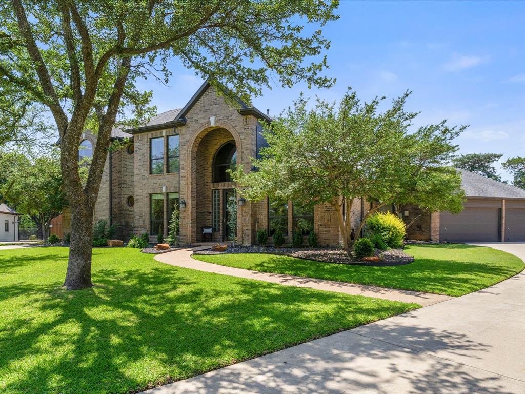 102 Springbrook Court