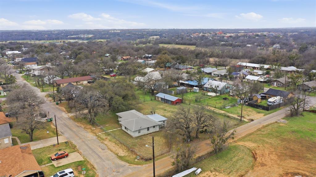 609 E Broadway Street