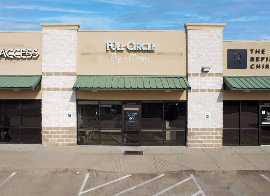 Suite C - FOR LEASE $14 per SF per yr + NNN. 
Retail space for lease in a well-positioned neighborhood strip center along the rapidly growing Old Jacksonville corridor, ideally situated just north of Gresham’s four-way stop and just south of Loop 49. 

Prime location on the fast-growing Old Jacksonville corridor. 
Convenient access to Loop 49 and major thoroughfares. 
Excellent visibility with electronic monument and façade signage. 
20,177 VPD (TxDOT '23).