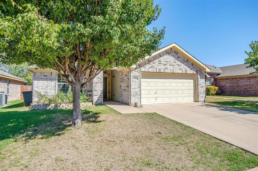 Very pretty three bedroom home. Conveniently located close to schools, shopping, and 377. Home features:  great curb appeal with nicely landscaped yard , eat-in kitchen with lots of counter tops and cabinets, spacious living room with wood burning fireplace.  separate dining area, split bedrooms. Laminated flooring in living, dining area and entry.  Primary ensuite with two sinks, separate shower and garden tub, walk-in closet.  Large back yard,  stone area perfect for firepit area, covered patio.  Priced to sell!!
Improvements:  Roof June2020, Heat & AC August 2022, Water heater 2.5 years old., Dishwasher August 2023