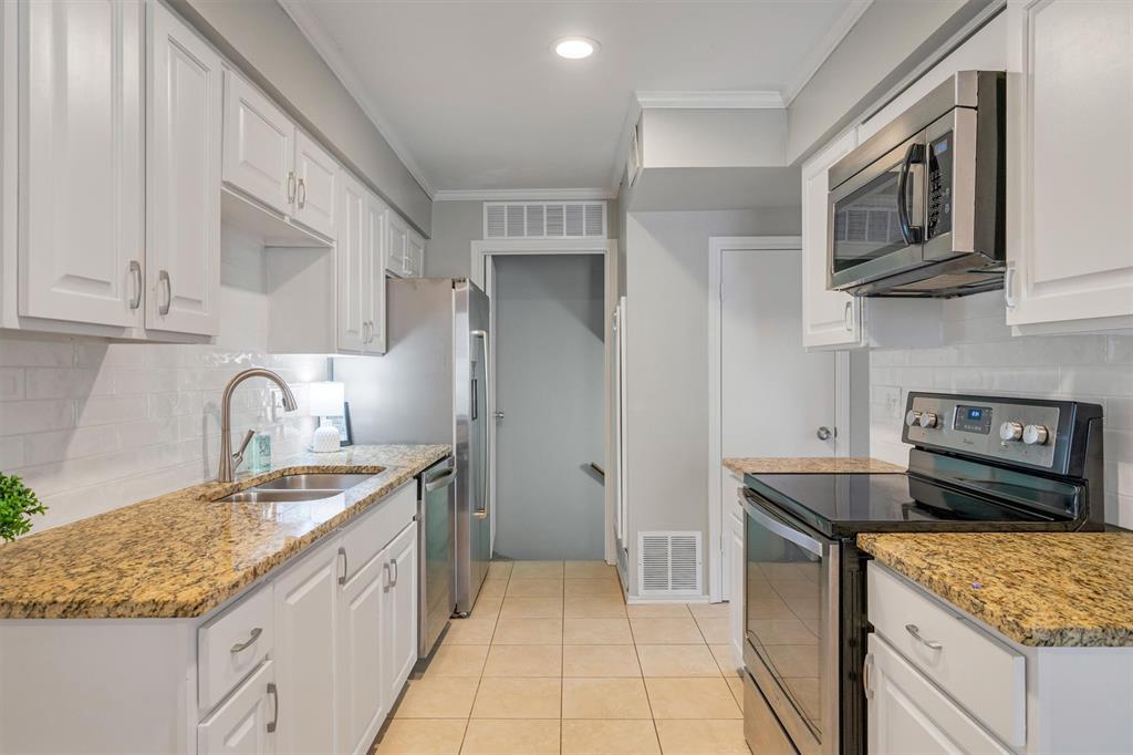 2614 Custer Parkway C