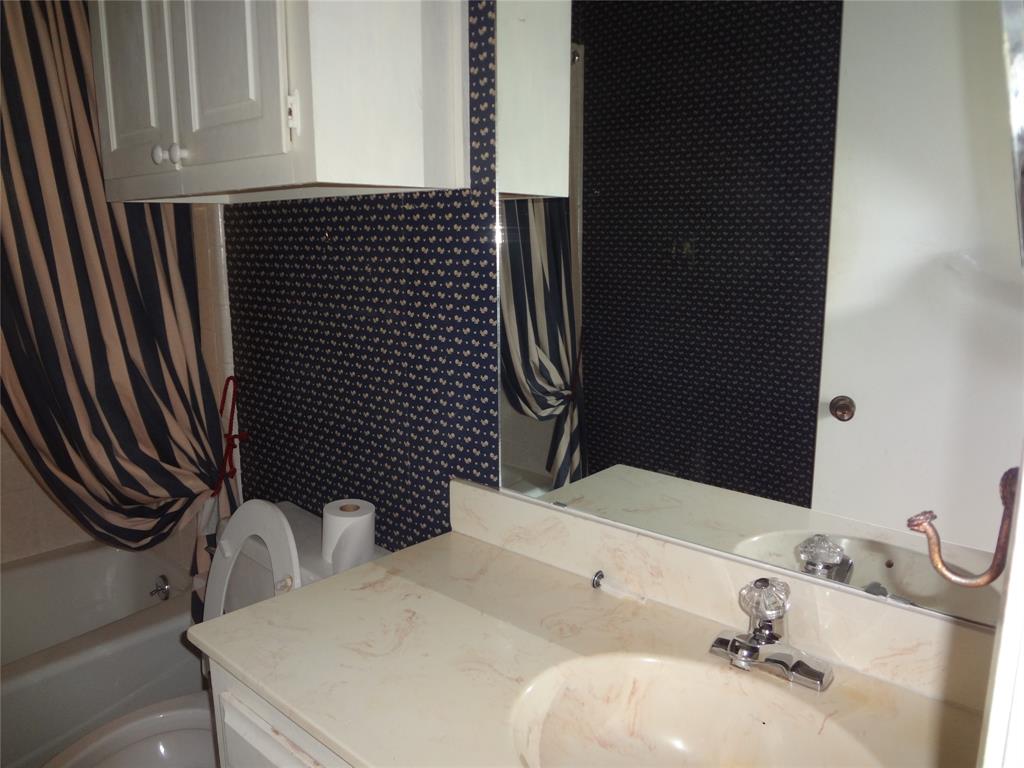 Claymore Park Condo - Residential