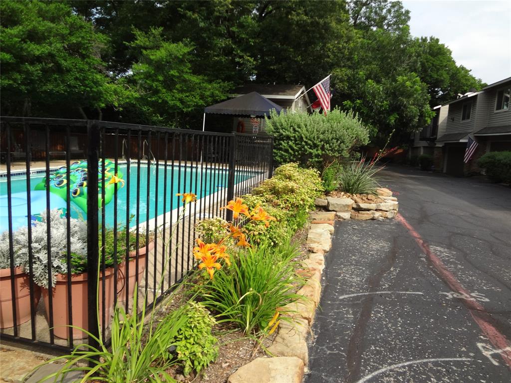 Claymore Park Condo - Residential