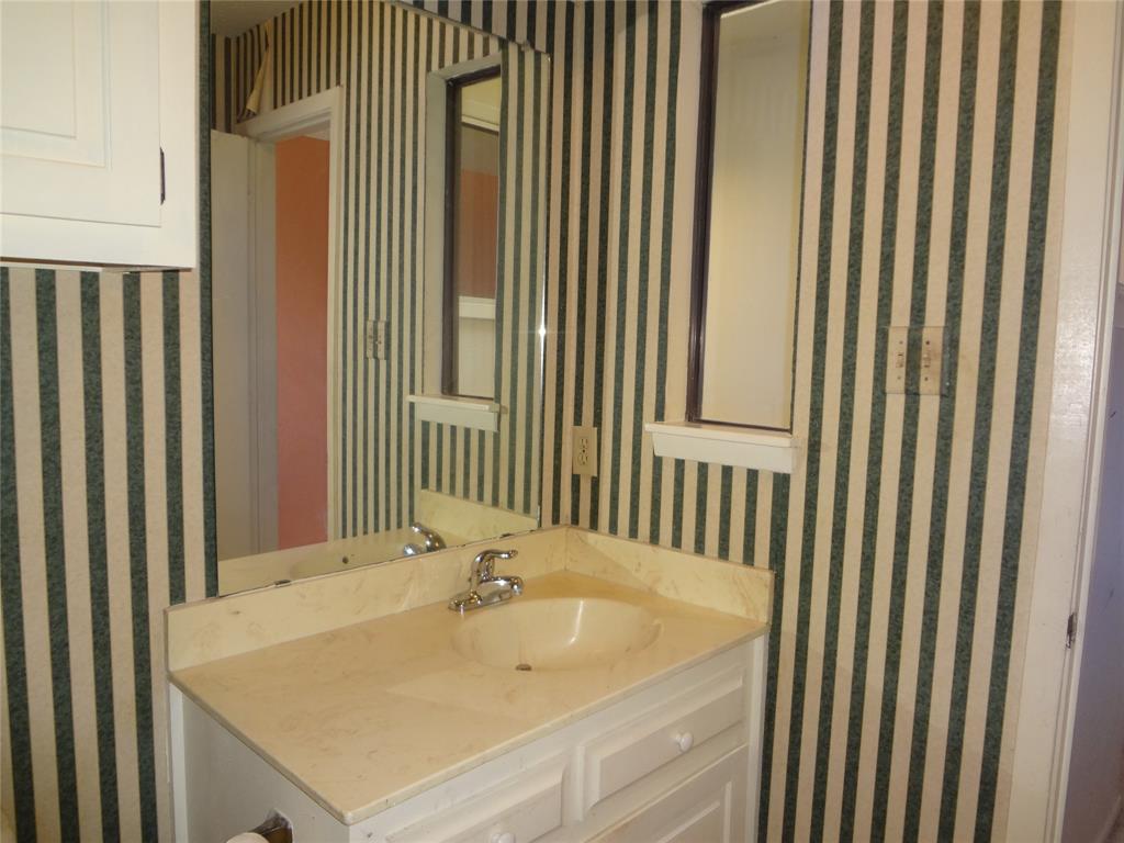 Claymore Park Condo - Residential