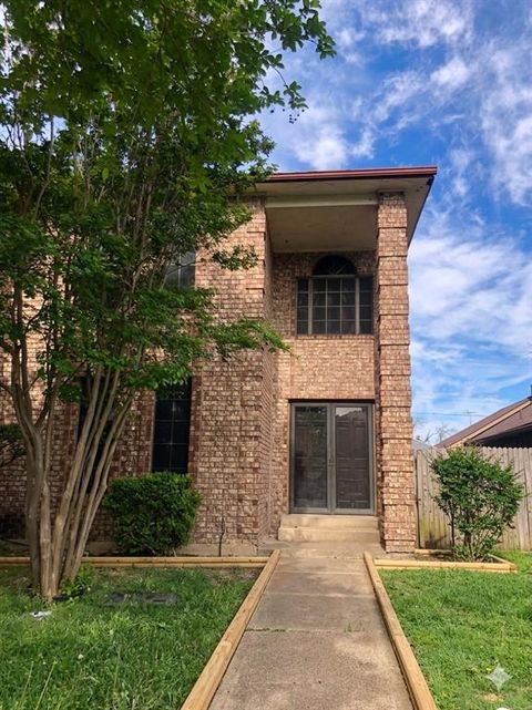 Photo of 645 Windsong, Mesquite, TX 75149 (MLS # 21231892)