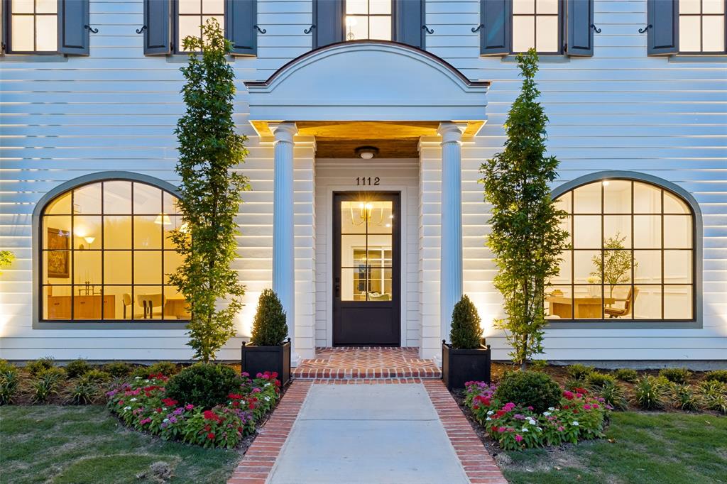 1112 Pueblo Drive