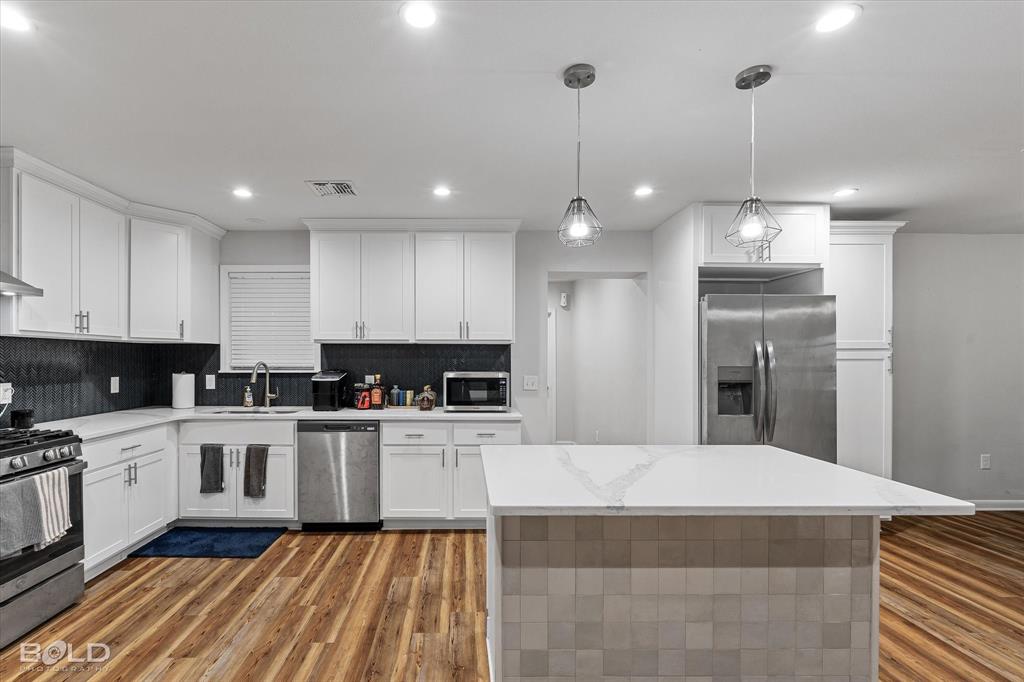 Bossier City, Louisiana 71112, United States, 4 Bedrooms Bedrooms, ,3 BathroomsBathrooms,Residential,Active,83627