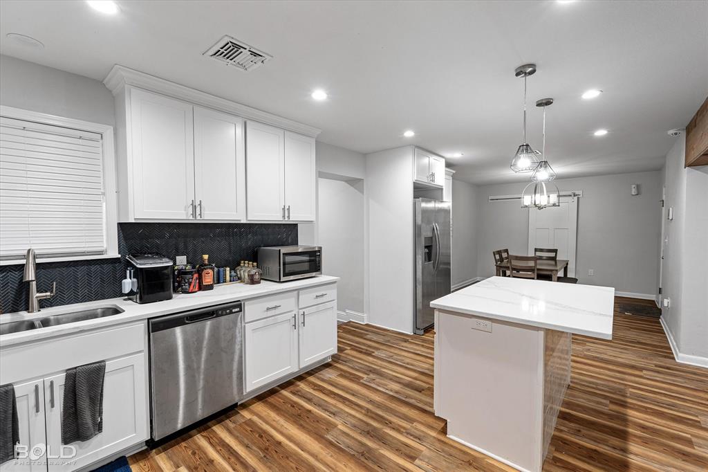 Bossier City, Louisiana 71112, United States, 4 Bedrooms Bedrooms, ,3 BathroomsBathrooms,Residential,Active,83627