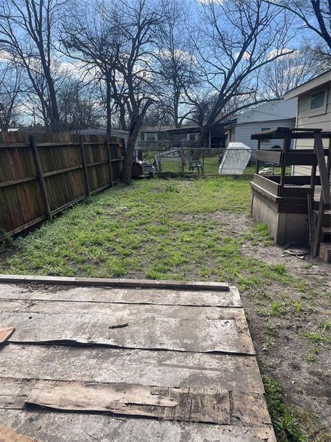 Tiny photo for 1401 W 9th Avenue, Corsicana, TX 75110 (MLS # 21197277)