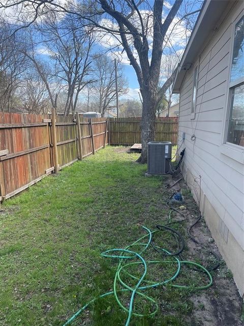 Tiny photo for 1401 W 9th Avenue, Corsicana, TX 75110 (MLS # 21197277)