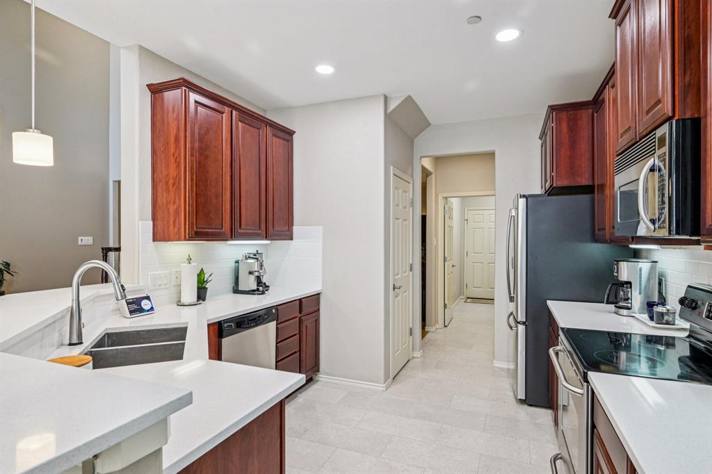 Villas At Coppell Twnhms - Residential