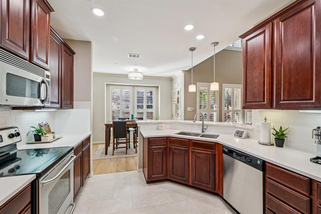 Villas At Coppell Twnhms - Residential