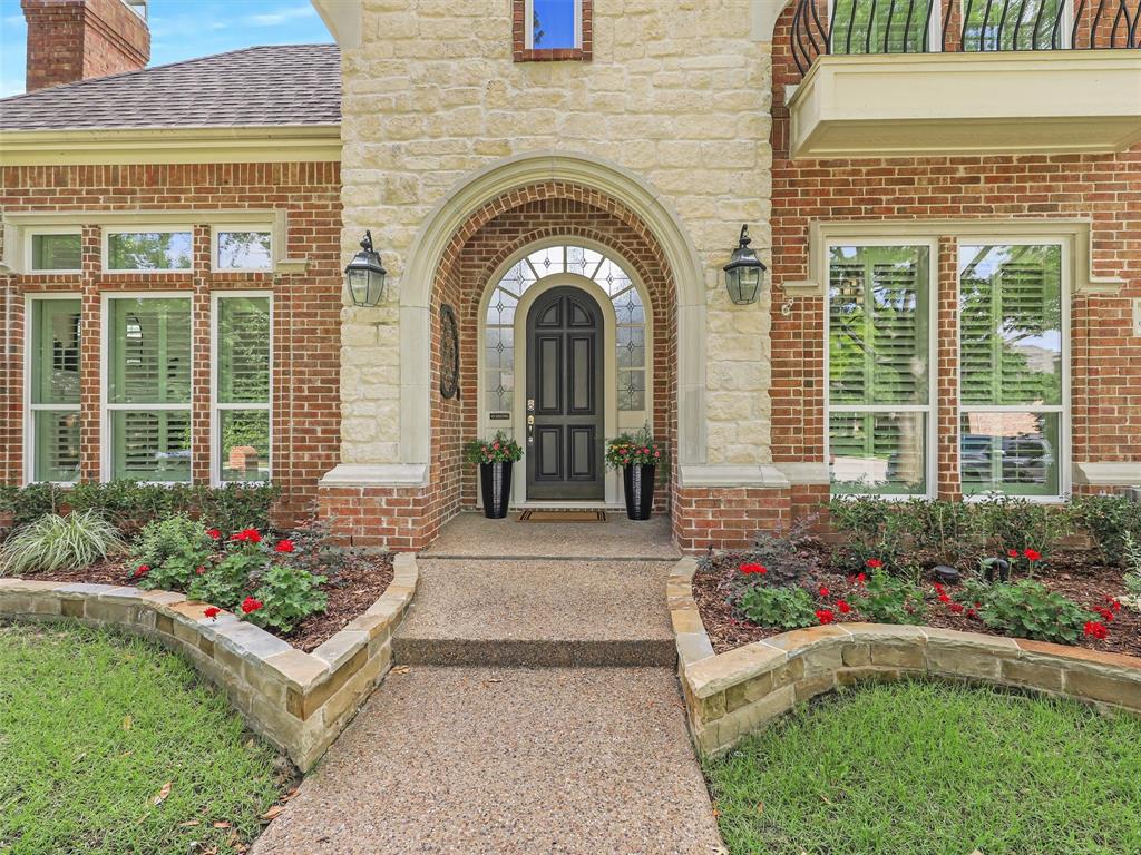 4033 Oakhaven Drive
