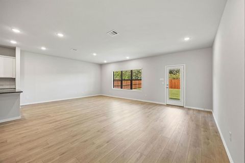 Tiny photo for 3204 Royal Forest Drive, Denton, TX 76208 (MLS # 21141321)