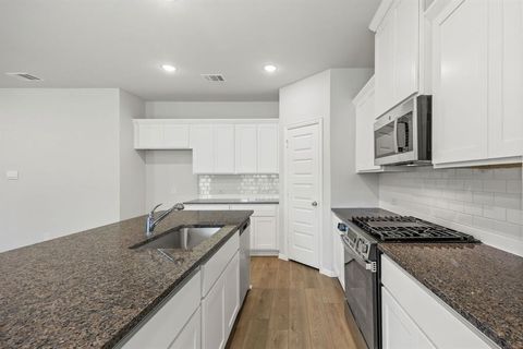 Tiny photo for 3204 Royal Forest Drive, Denton, TX 76208 (MLS # 21141321)