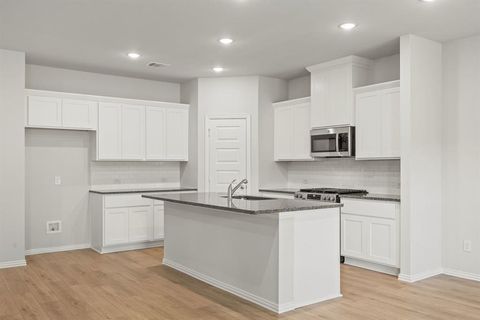 Tiny photo for 3204 Royal Forest Drive, Denton, TX 76208 (MLS # 21141321)