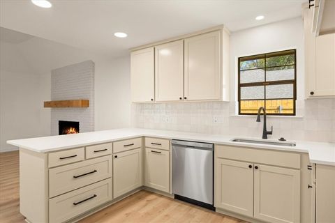 8906 Monticello Drive Granbury TX 76049