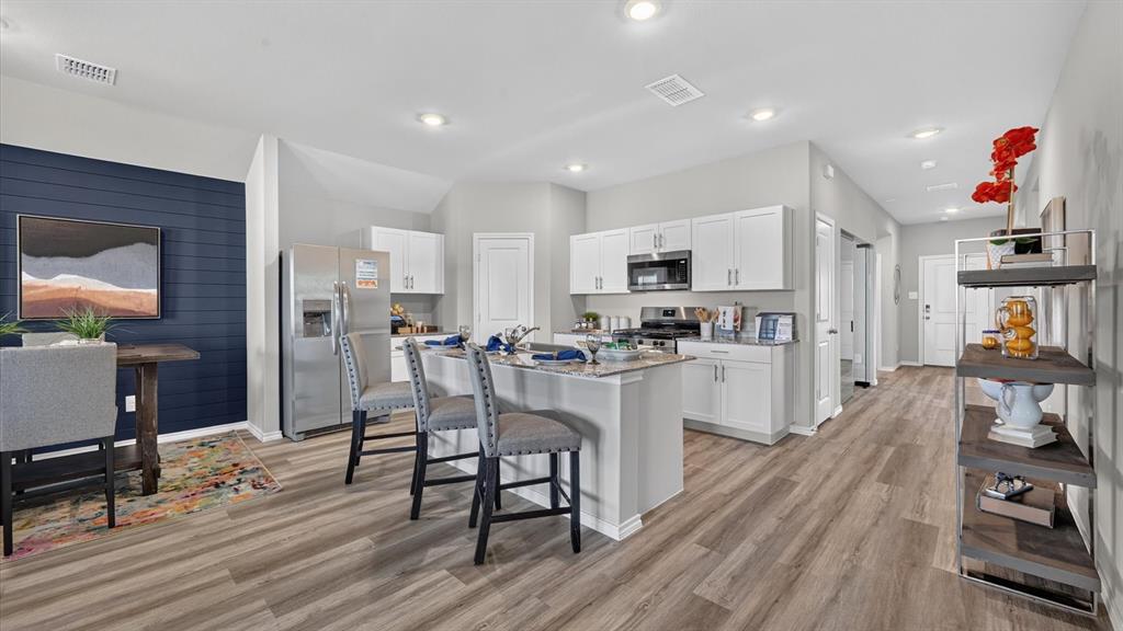 1044 FOXBURG Drive
