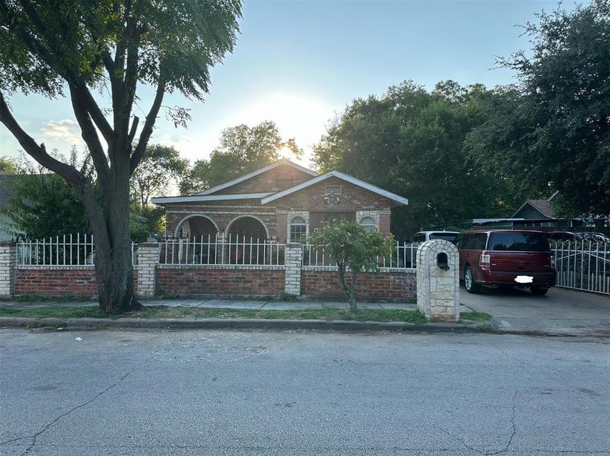 Discover this charming three-bedroom, one-bathroom home located just minutes from the iconic Fort Worth Stockyards. Step inside to find a warm, inviting interior perfect for comfortable living and entertaining. The spacious backyard offers endless possibilities, with a long driveway that extends all the way to the rear—ideal for multiple vehicles or outdoor gatherings. This property blends convenience, character, and location for the perfect Texas lifestyle.