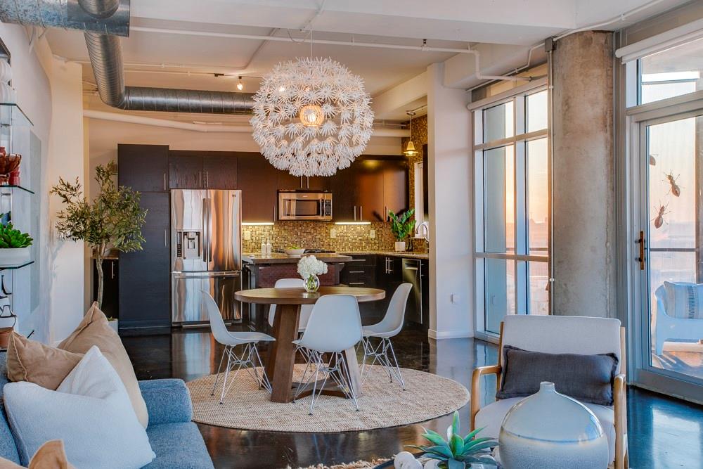 1001 Belleview Street 708