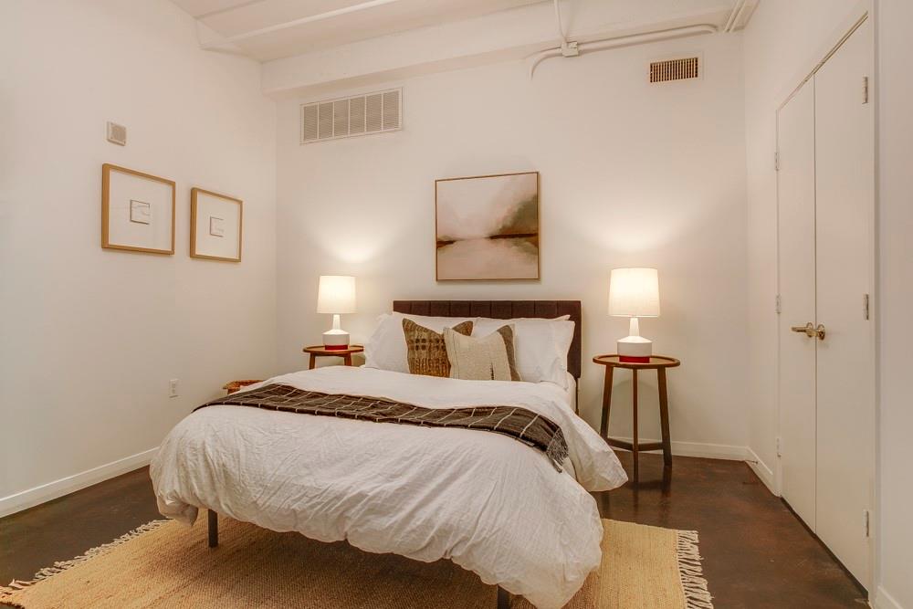 Beat At The South Side Station - Residential