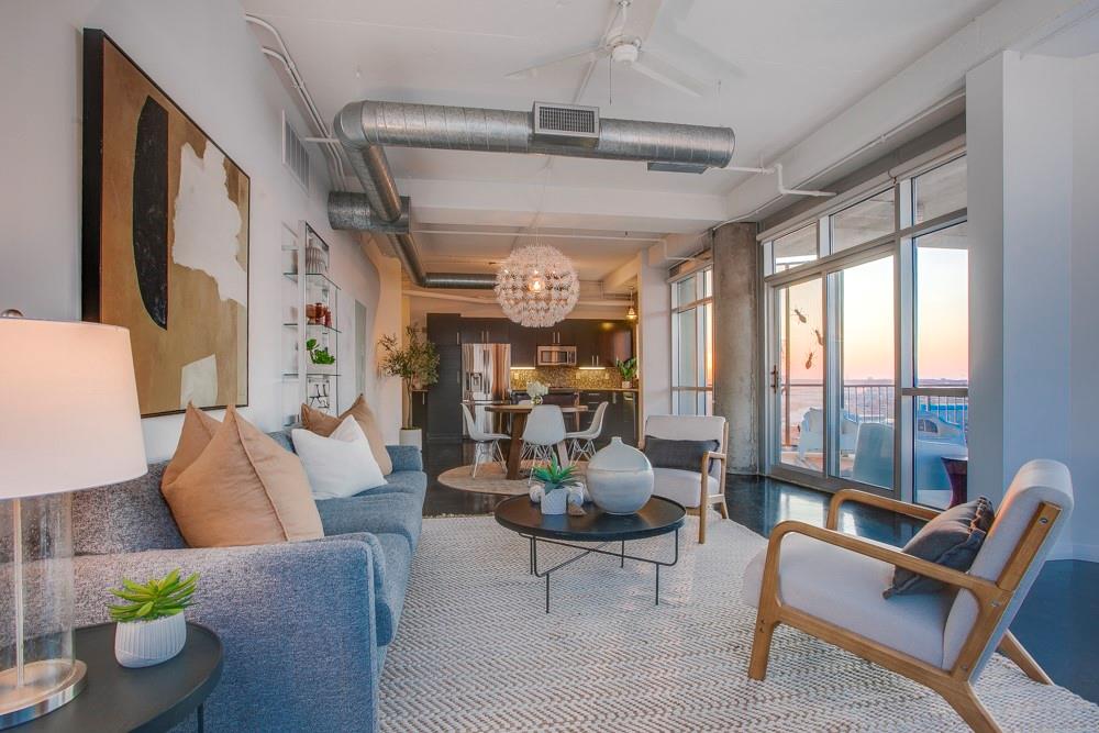 1001 Belleview Street 708