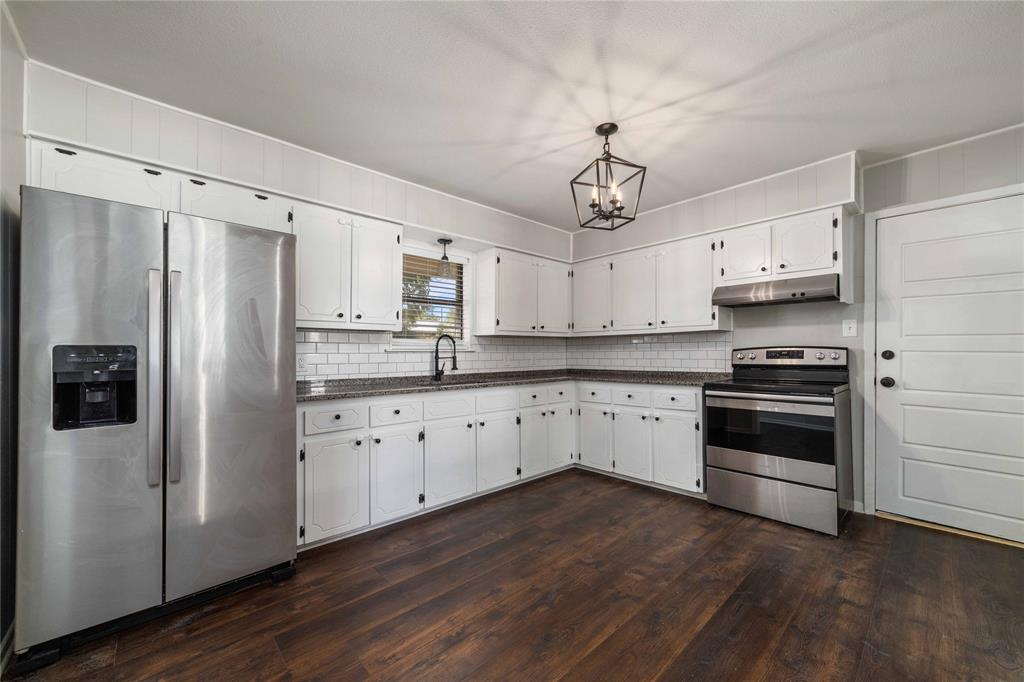 3908 Crestridge