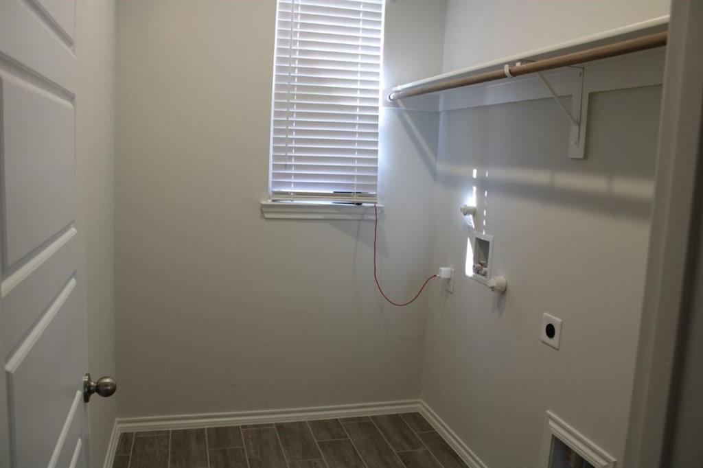 Bryant Farms Ph 1 - Residential Lease