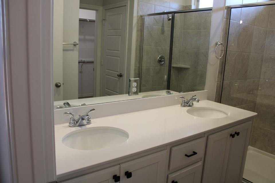 Bryant Farms Ph 1 - Residential Lease