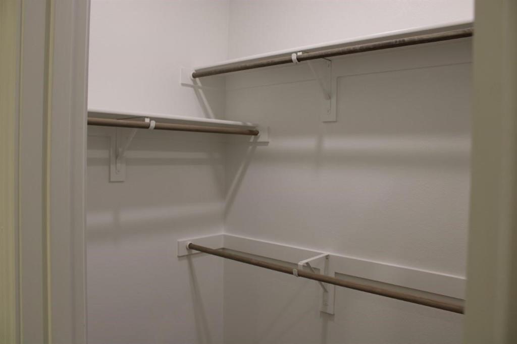 Bryant Farms Ph 1 - Residential Lease