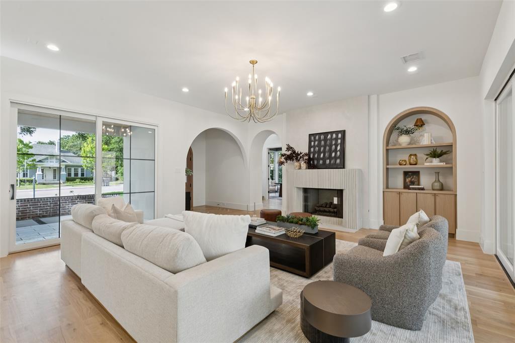 LAKEWOOD HEIGHTS - Residential