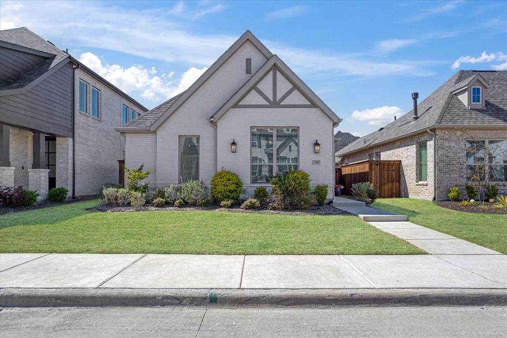 1709 Victoria Place