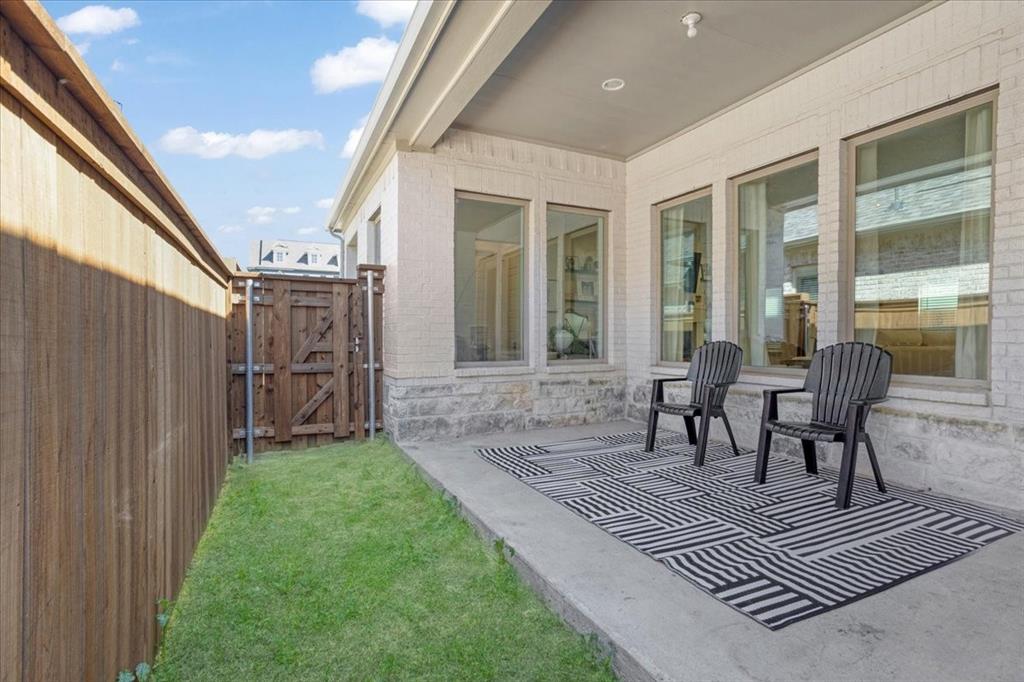 1709 Victoria Place
