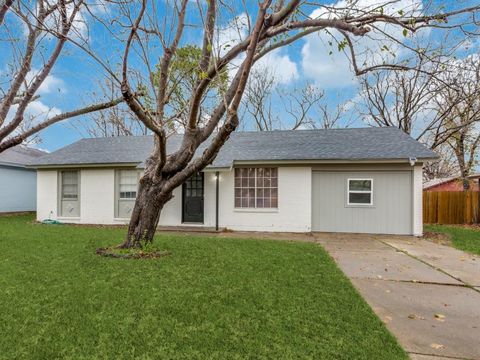 A home in Everman