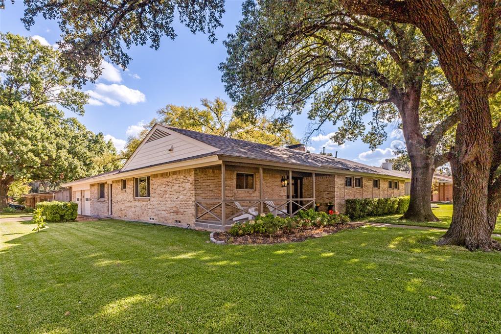 6838 Kingsbury Drive