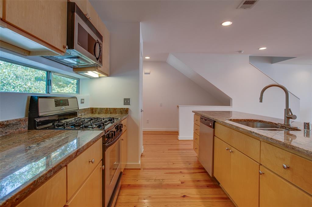 SAN JACINTO STREET TOWNHOMES - Residential