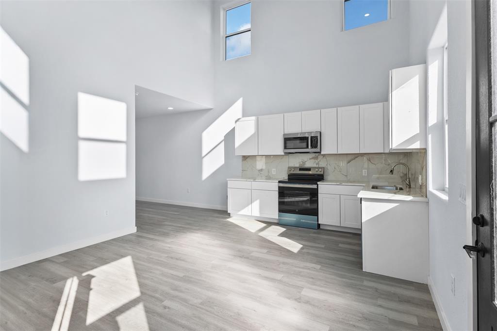 2204 Cedarwood Trail